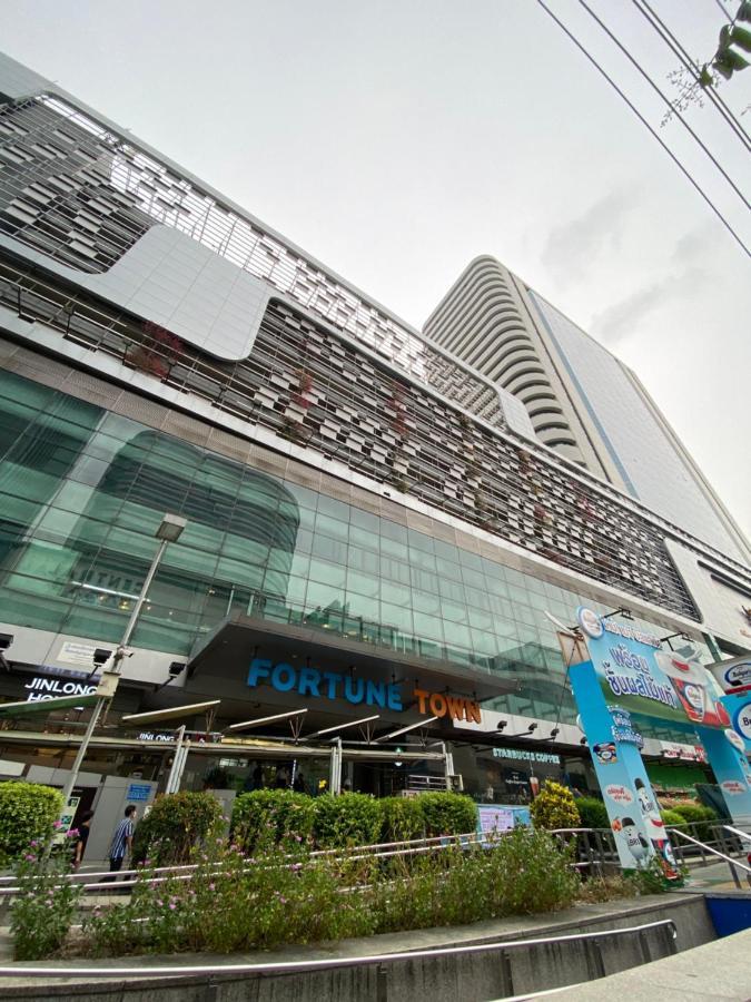 Sura Hostel Bangkok Near Mrt Phra Ram 9 Esterno foto