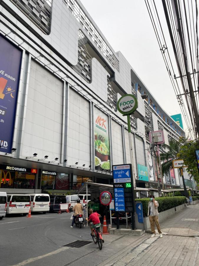 Sura Hostel Bangkok Near Mrt Phra Ram 9 Esterno foto