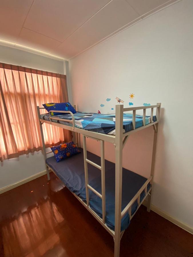 Sura Hostel Bangkok Near Mrt Phra Ram 9 Esterno foto