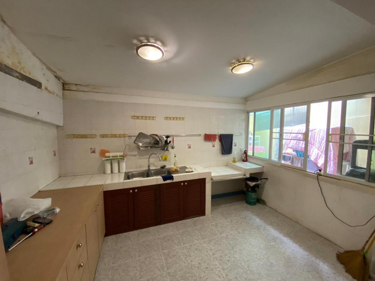 Sura Hostel Bangkok Near Mrt Phra Ram 9 Esterno foto