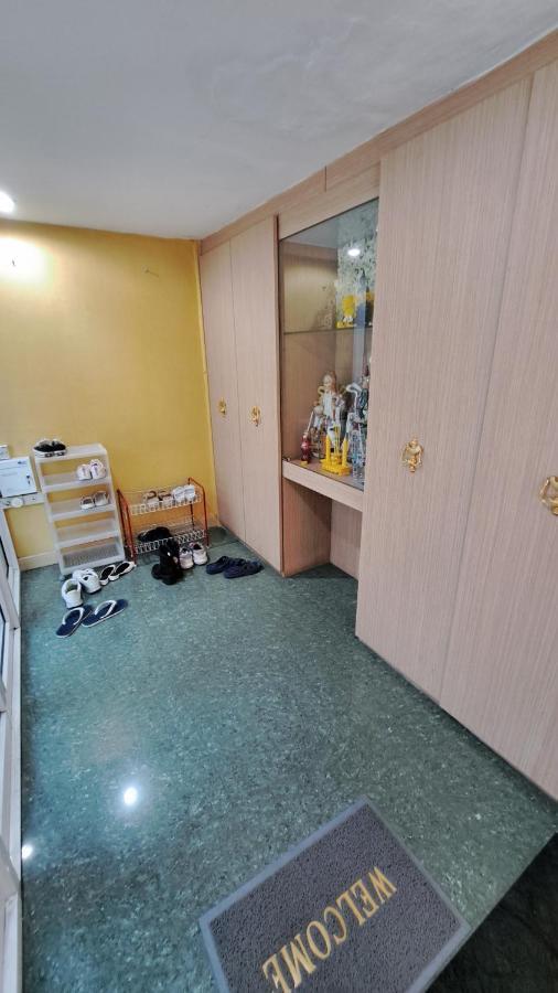 Sura Hostel Bangkok Near Mrt Phra Ram 9 Esterno foto