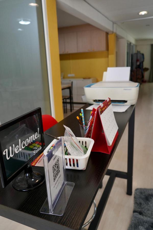 Sura Hostel Bangkok Near Mrt Phra Ram 9 Esterno foto