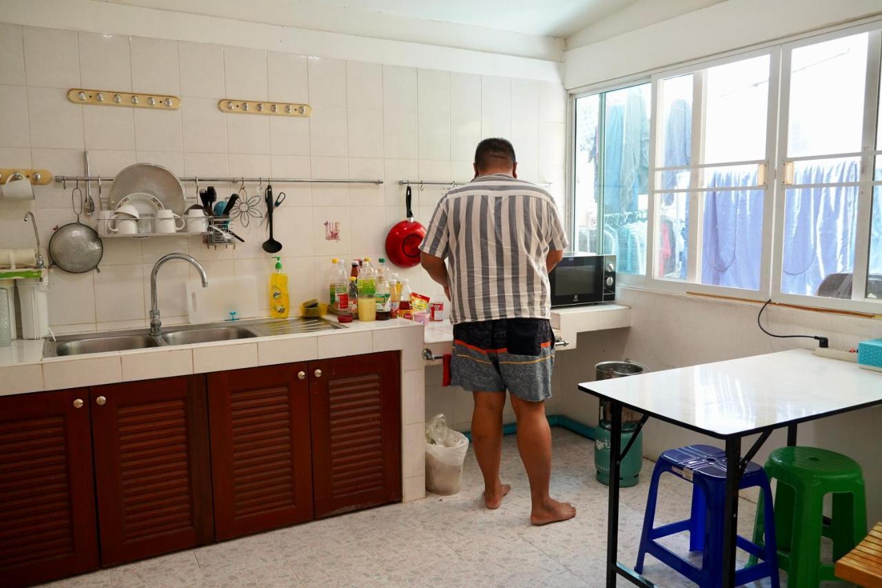 Sura Hostel Bangkok Near Mrt Phra Ram 9 Esterno foto