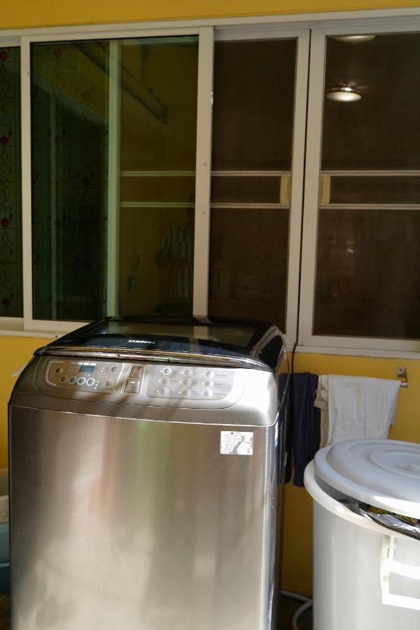 Sura Hostel Bangkok Near Mrt Phra Ram 9 Esterno foto