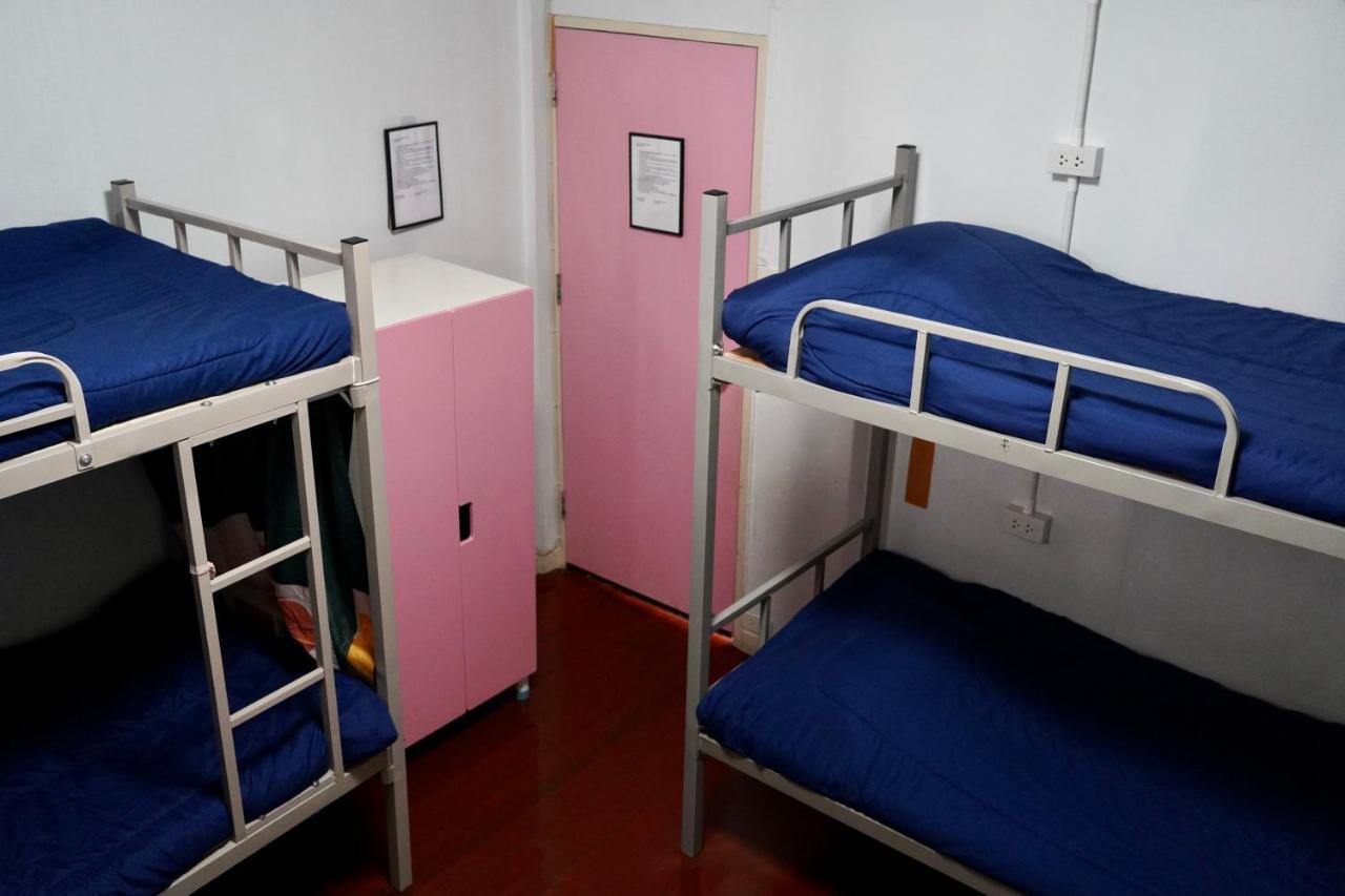 Sura Hostel Bangkok Near Mrt Phra Ram 9 Esterno foto