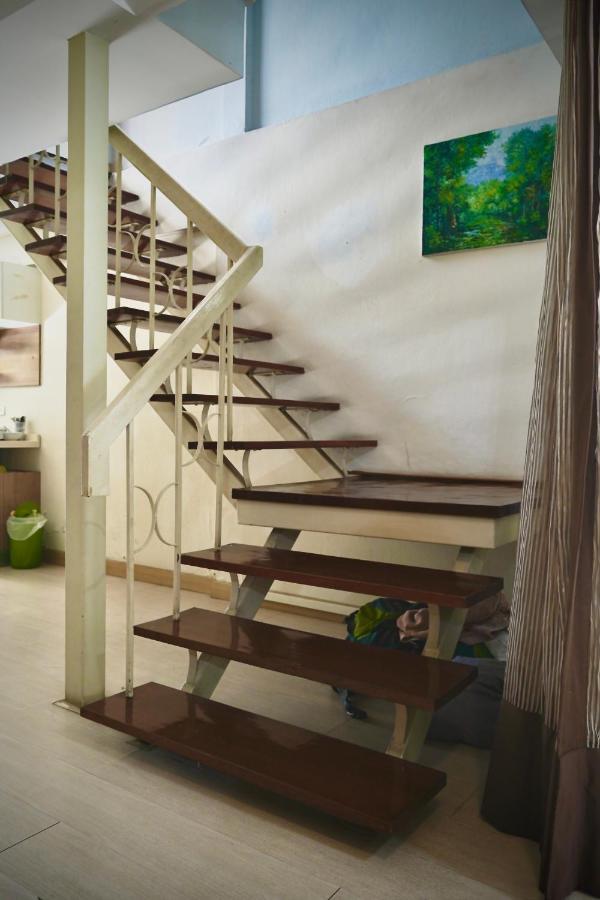 Sura Hostel Bangkok Near Mrt Phra Ram 9 Esterno foto