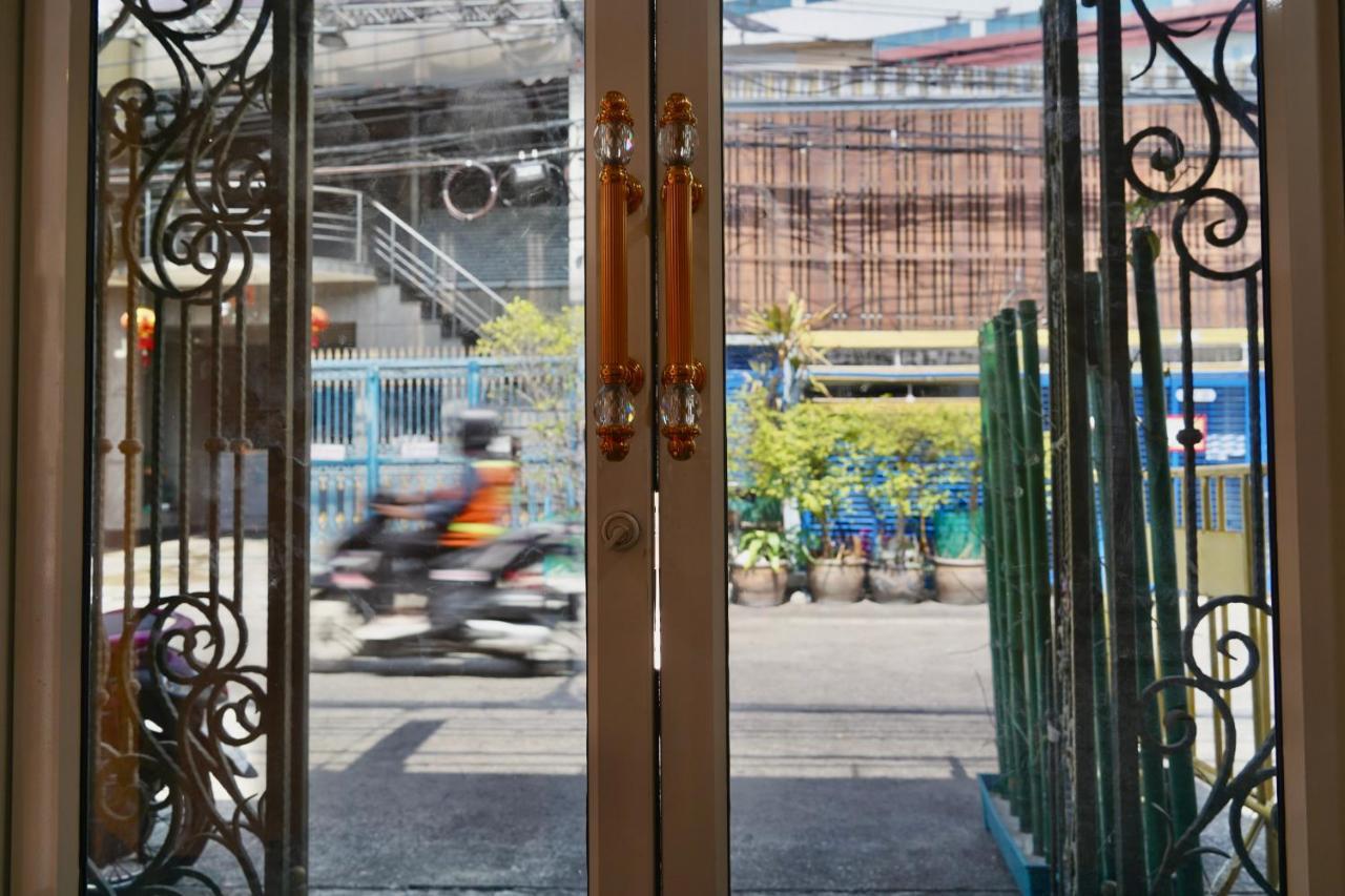 Sura Hostel Bangkok Near Mrt Phra Ram 9 Esterno foto