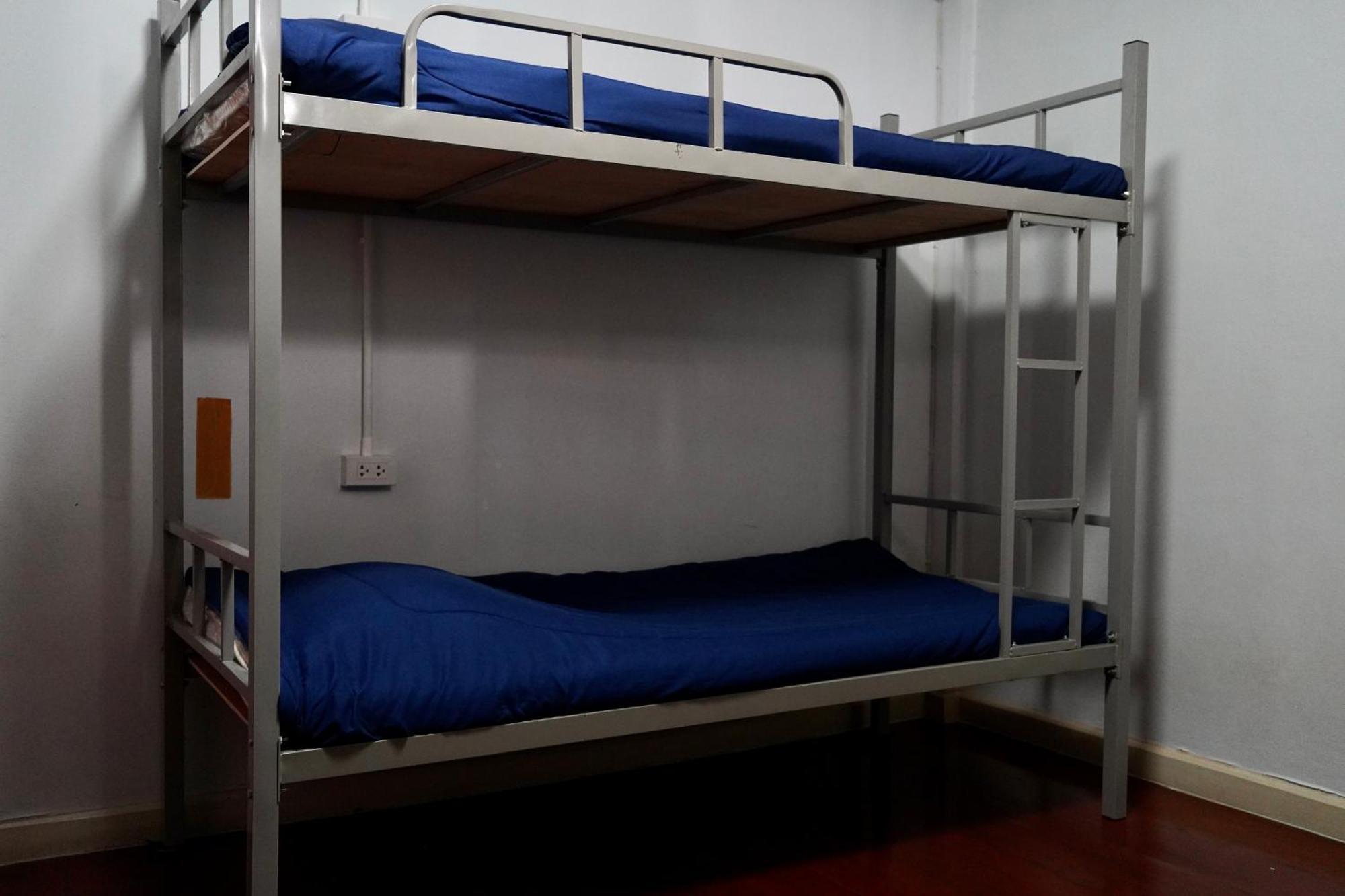 Sura Hostel Bangkok Near Mrt Phra Ram 9 Esterno foto